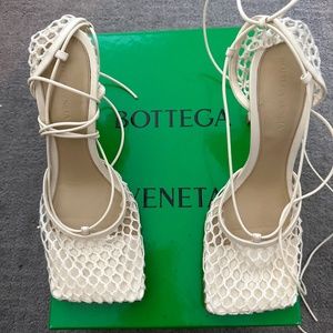 Bottega Veneta  Stretch Lace-Up Sandal
